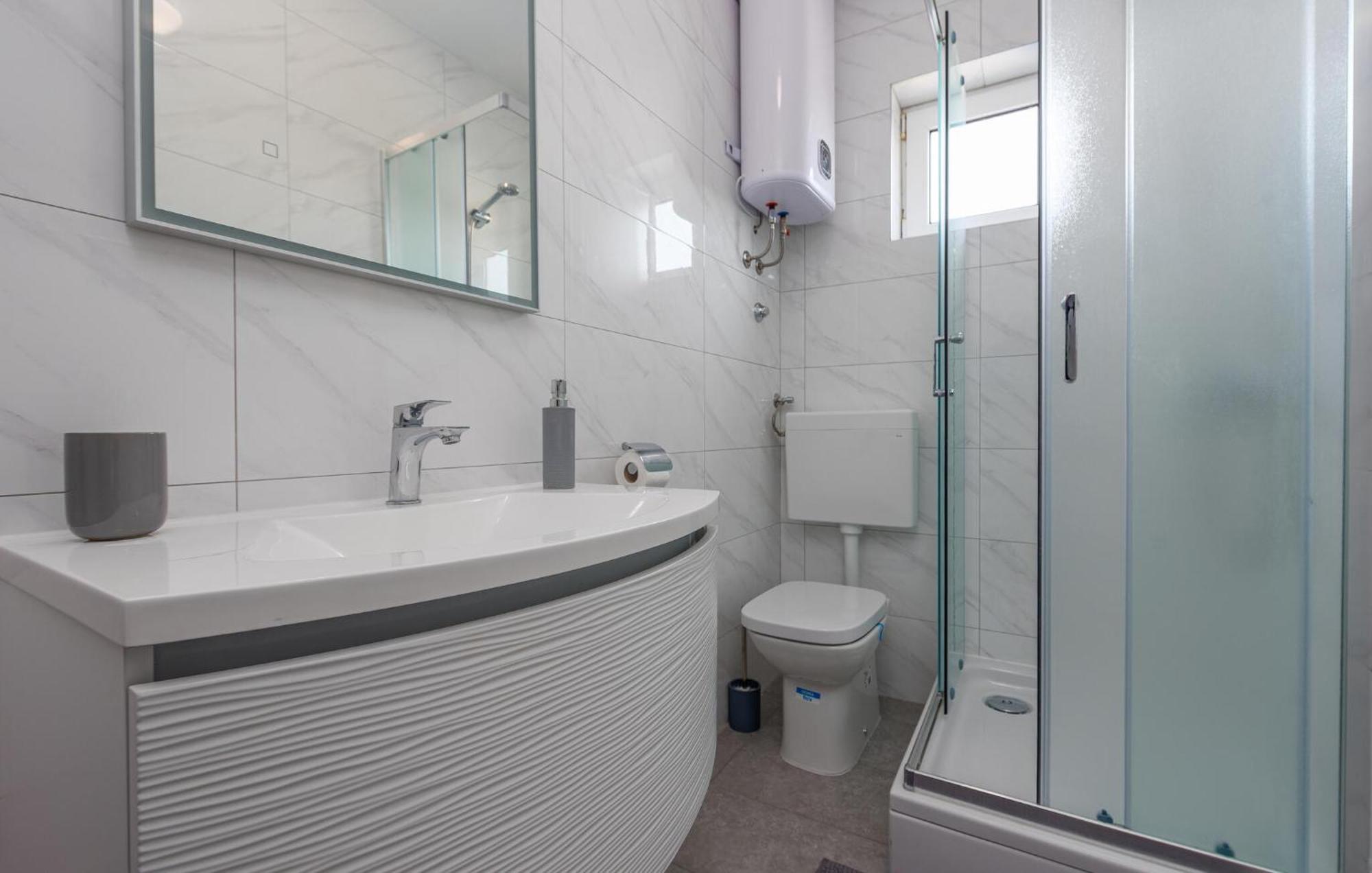 Amazing Apartment In Пакоштане Экстерьер фото