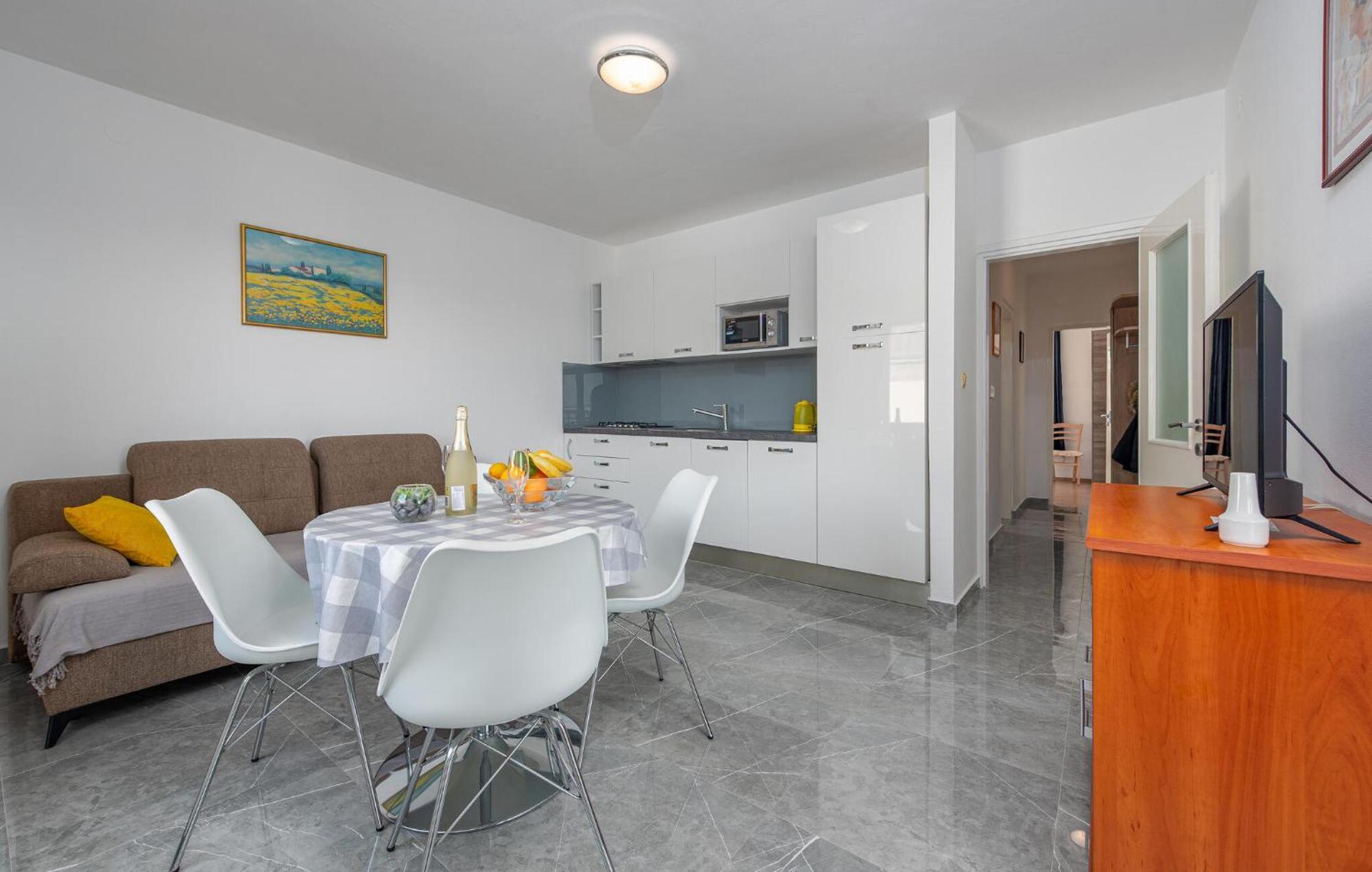 Amazing Apartment In Пакоштане Экстерьер фото
